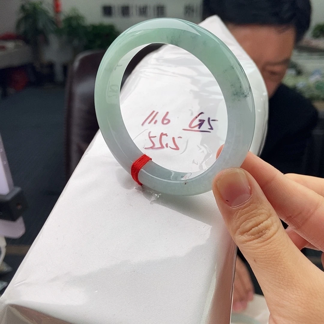 翡翠未镶嵌手镯颜色多样性发拍一发一