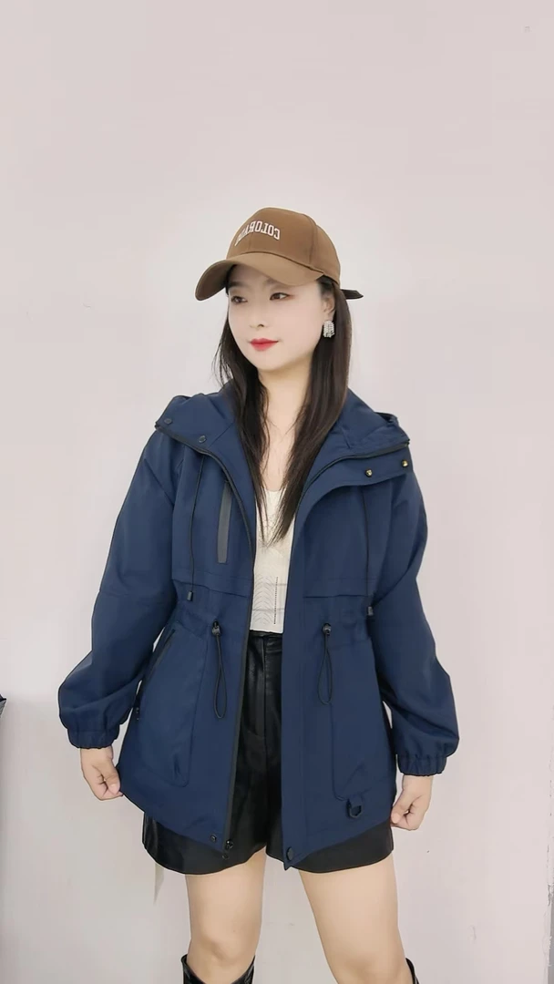 新款冲锋衣宽松型中长款连帽女外套时尚外套秋冬季休闲外套911