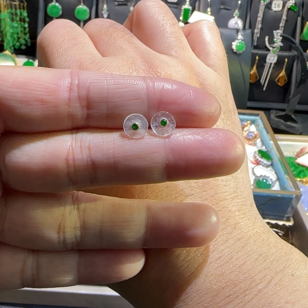 翡翠18K金镶嵌颈饰耳钉