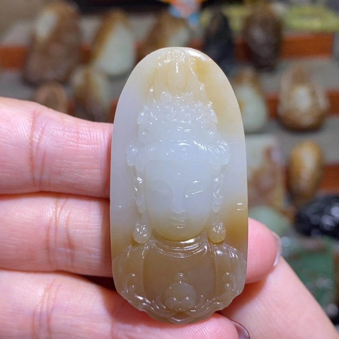 颈饰未镶嵌和田玉（糖玉）