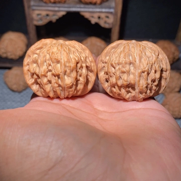 桃核把件43尺蝴蝶磨