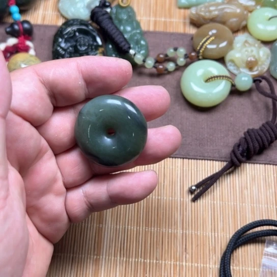 未镶嵌蛇纹石玉手链