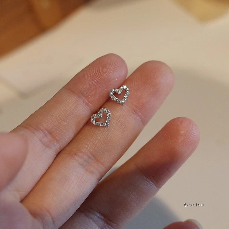 通体S925银镀精致微镶锆爱心耳钉精致迷你桃心耳环