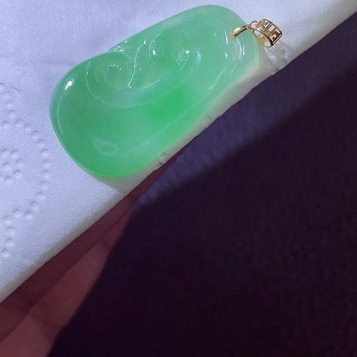 颈饰18K金镶嵌翡翠翡翠