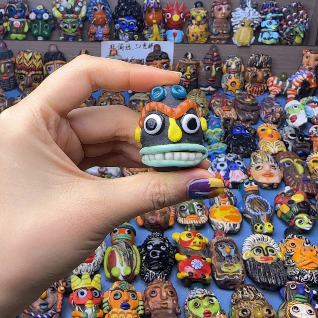 琉璃非金属玻璃颈饰大牙娃