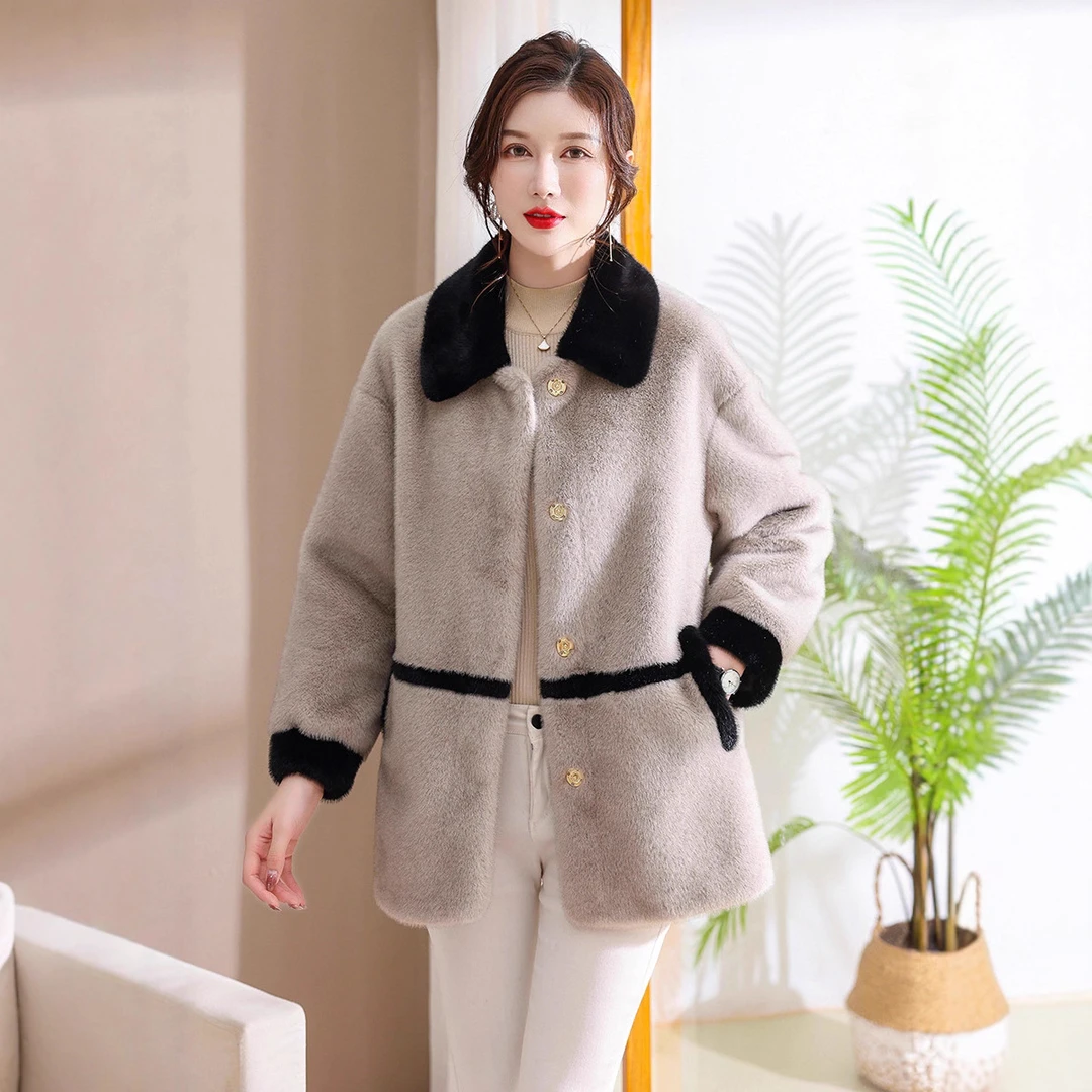 妈妈秋冬外套皮毛一体2025新款显瘦修身保暖外套
