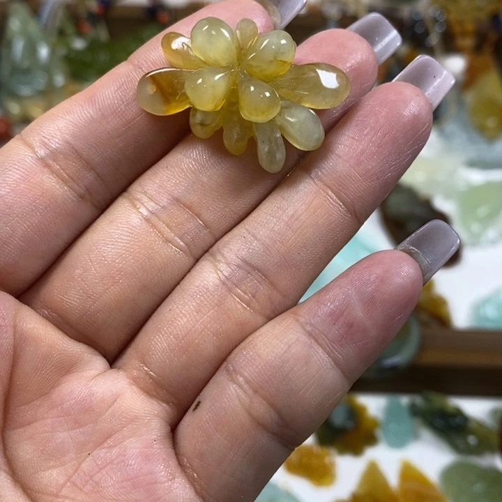 蛇纹石玉未镶嵌吊坠