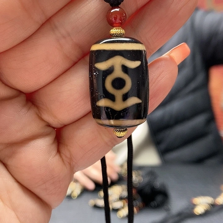 玛瑙/玉髓颈饰合金