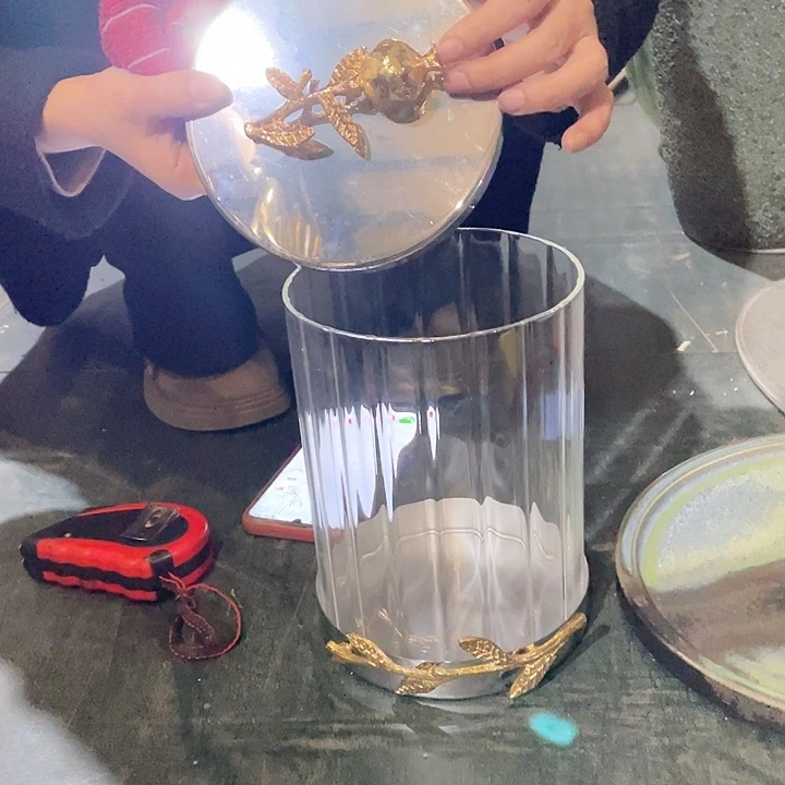 陶瓷花瓶，茶杯茶具。