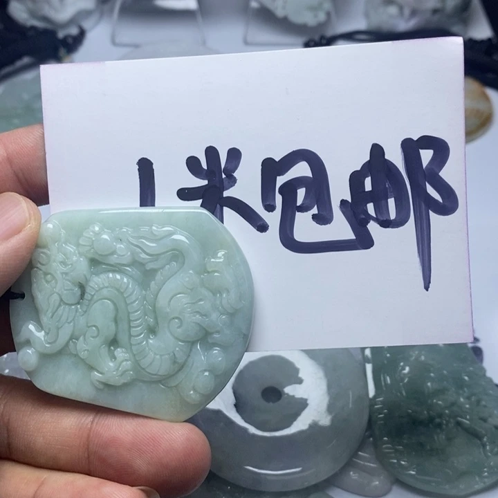 翡翠未镶嵌颈饰锦*翡翠