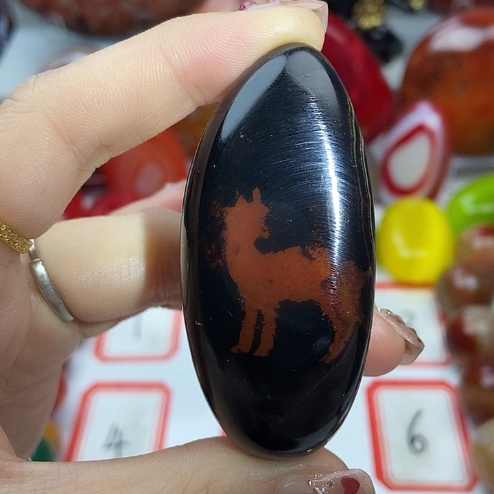 玛瑙/玉髓未镶嵌珠宝奇石