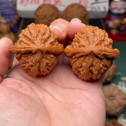 【闪购商品】把件文玩核桃40+三角白