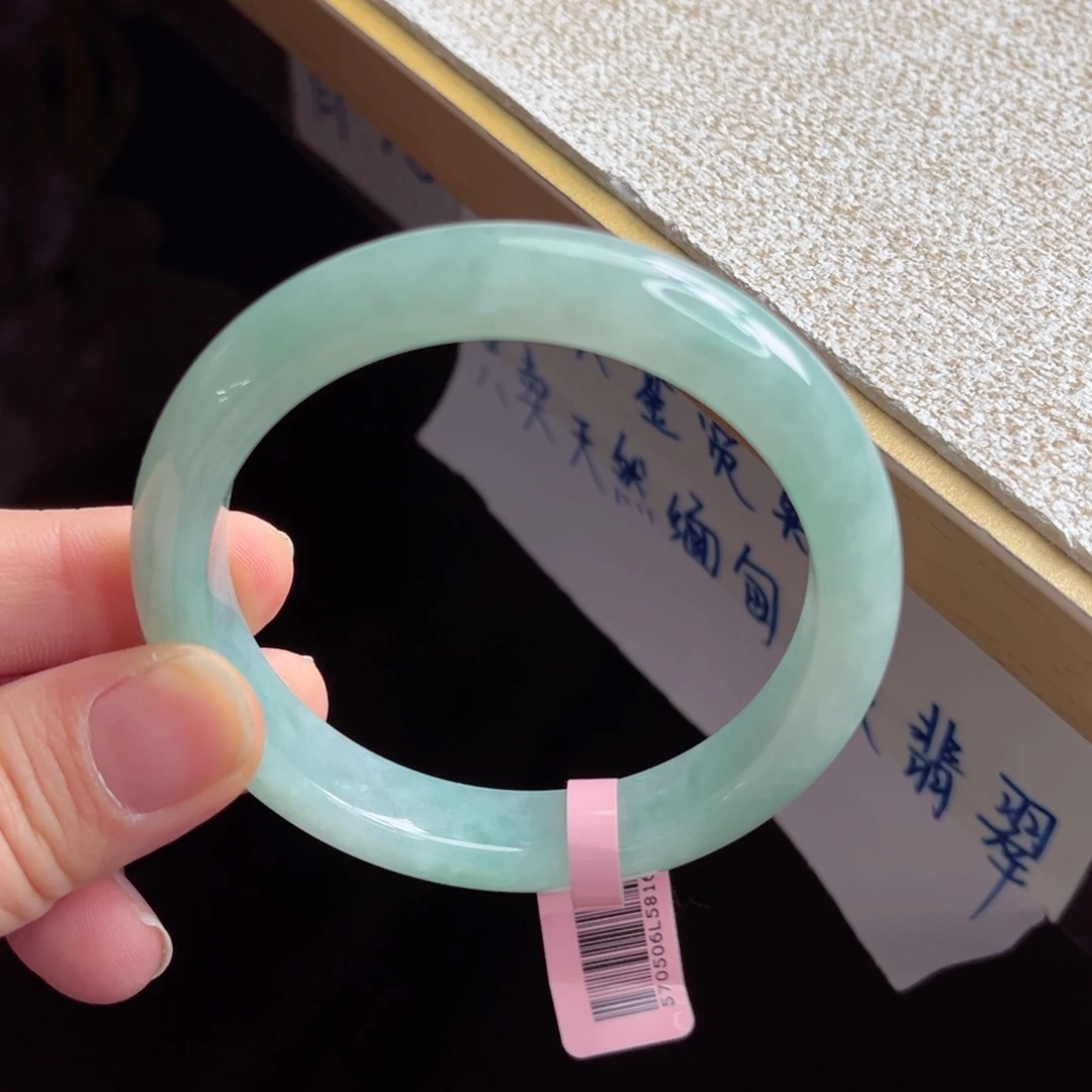 翡翠未镶嵌手镯手镯