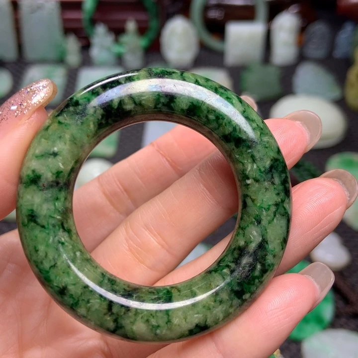 翡翠未镶嵌挂件清