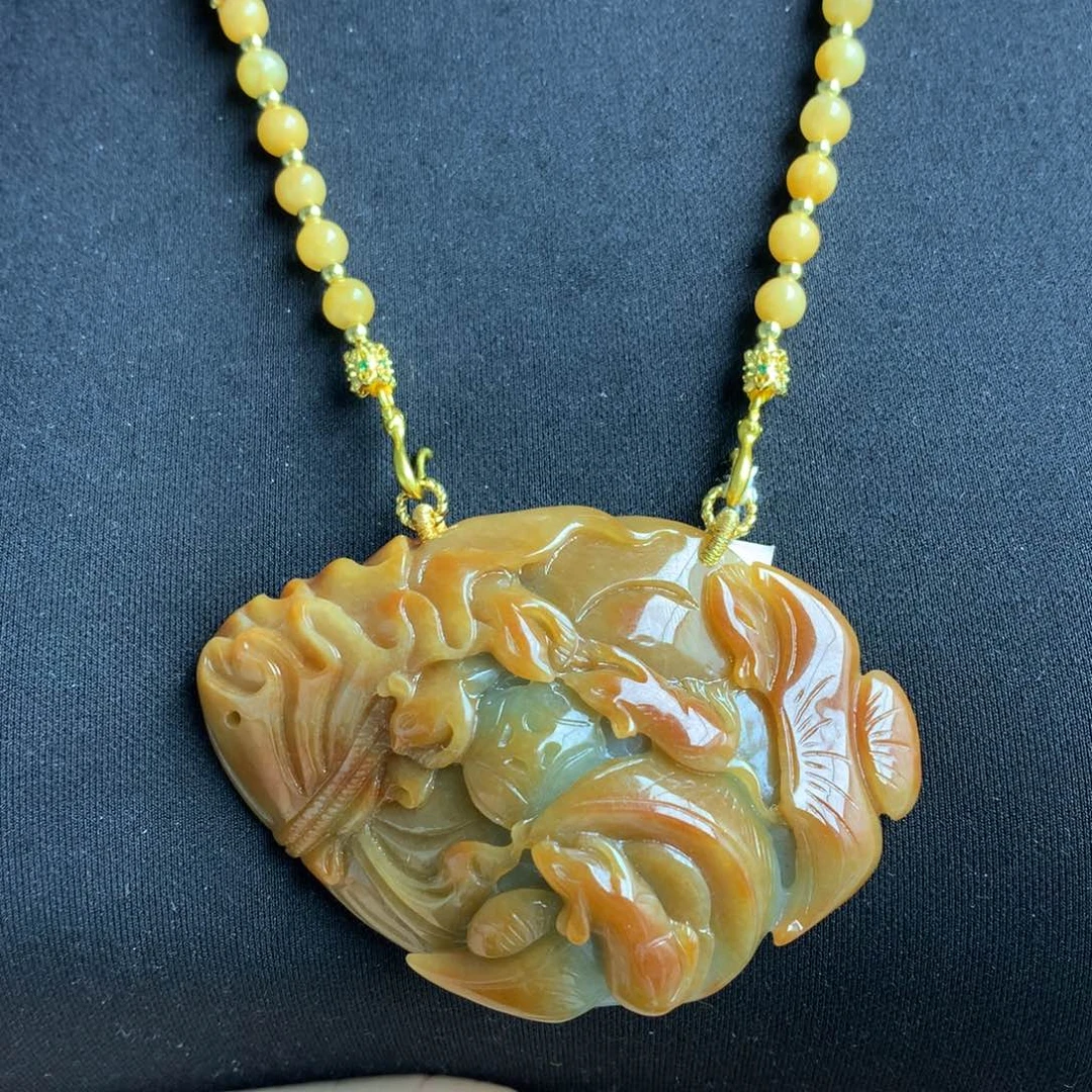 翡翠颈饰未镶嵌翡翠