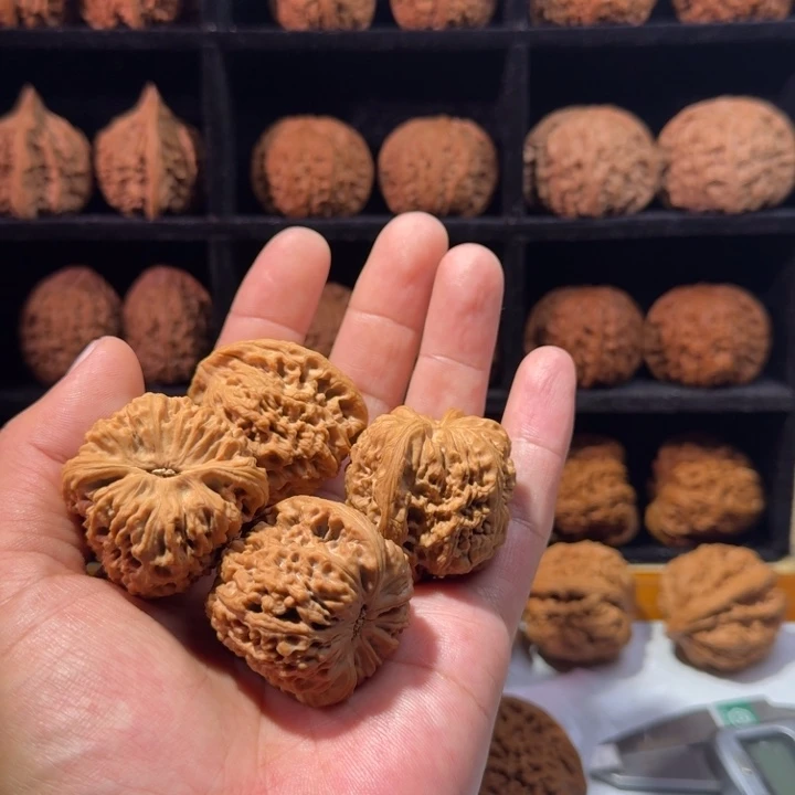番***梅文玩核桃吊坠南疆