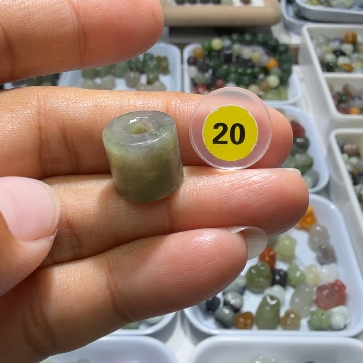 和田玉未镶嵌珠宝奇石