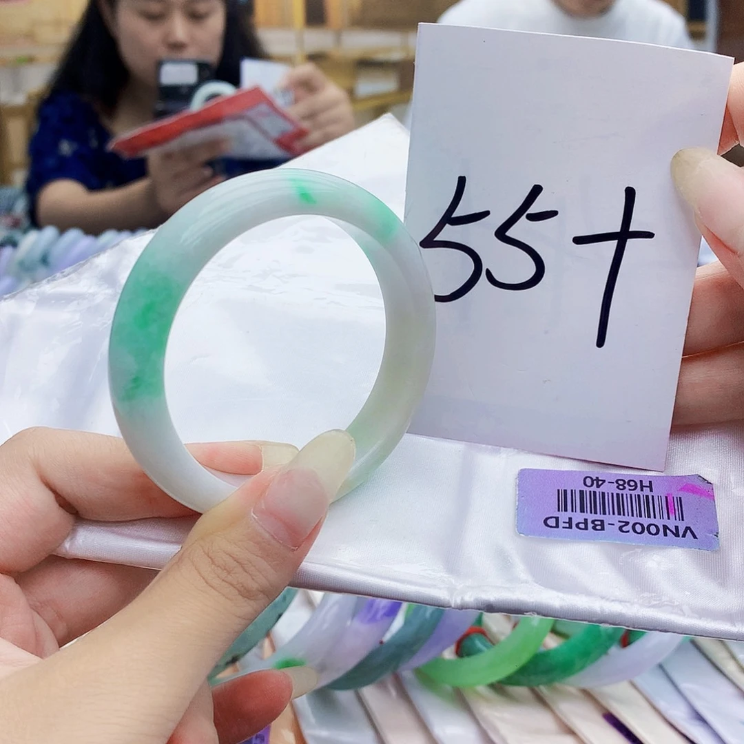 翡翠手镯未镶嵌00000988……