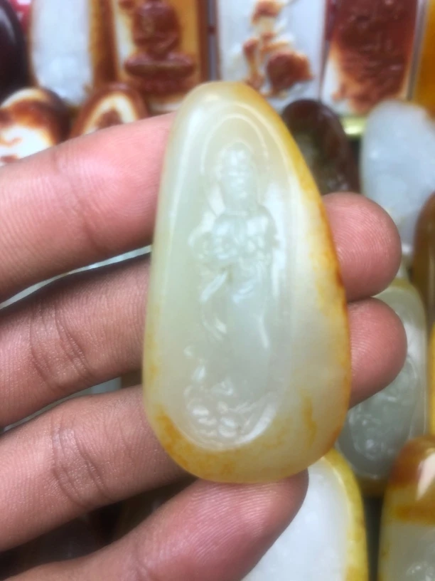 和田玉观音吊坠项链