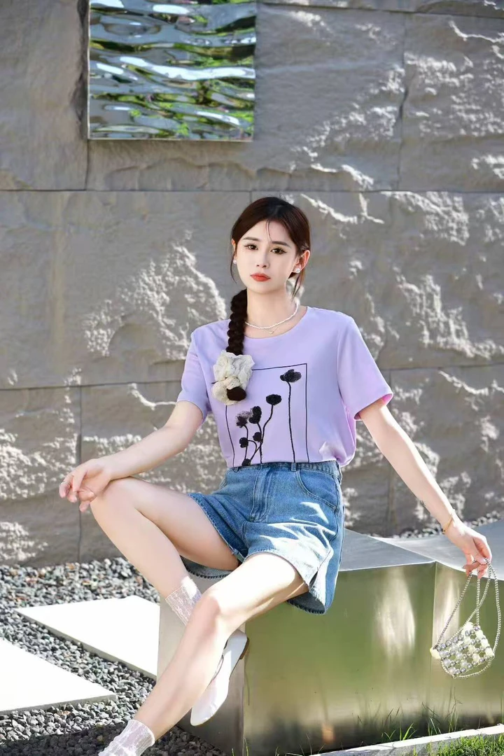 新款圆领刺绣百搭T恤91097