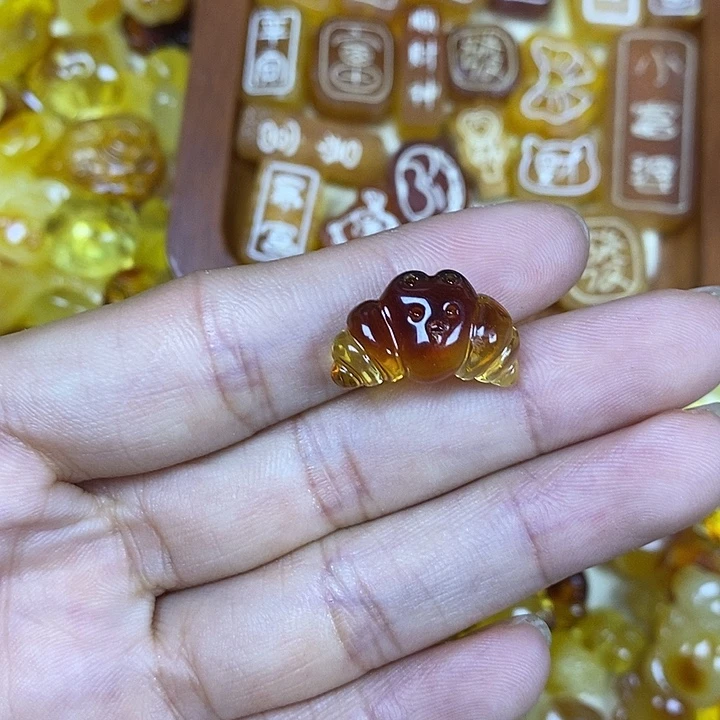 吊坠橄榄核牛角包101