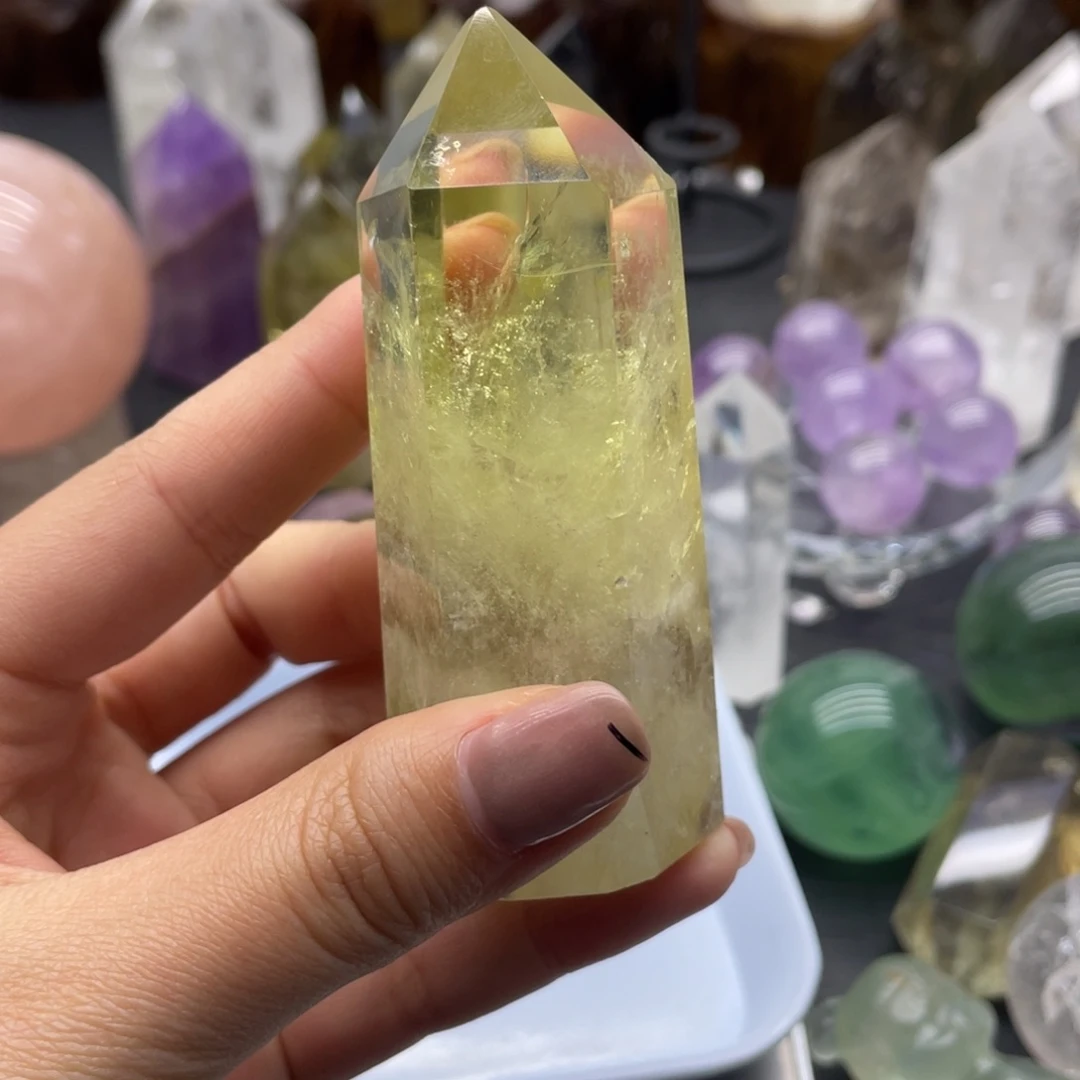 水晶11未镶嵌眼****]黄水晶柱