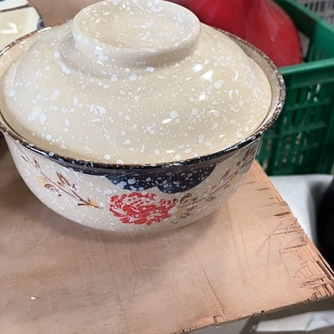 微瑕，不能明火，口径18，高度8，带盖