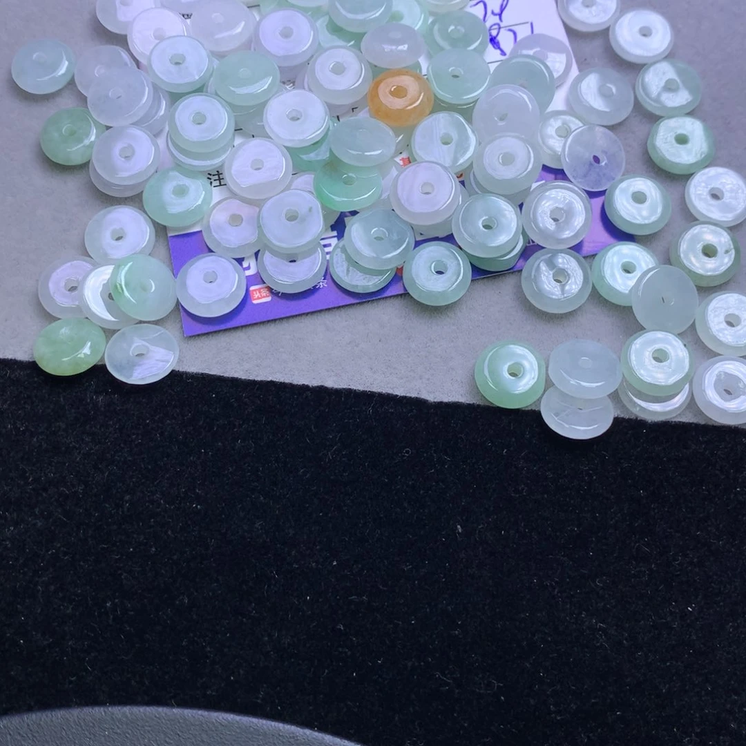 颈饰未镶嵌翡翠丽*