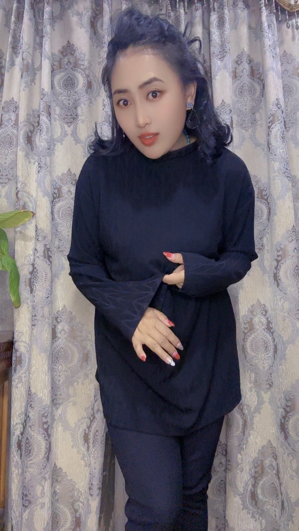 T恤冬季圆领提花长袖气质上衣百搭时尚网红弹力女士黑色显瘦