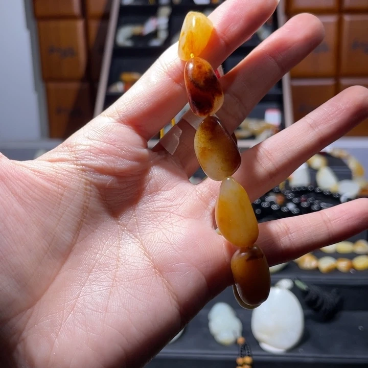 抖***子和田玉（糖玉）未镶嵌手链