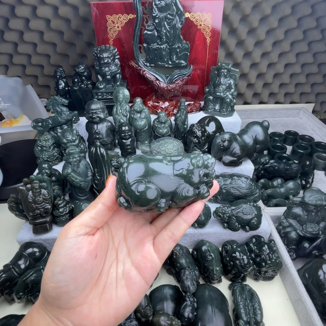 晴***…和田玉（糖玉）未镶嵌颈饰