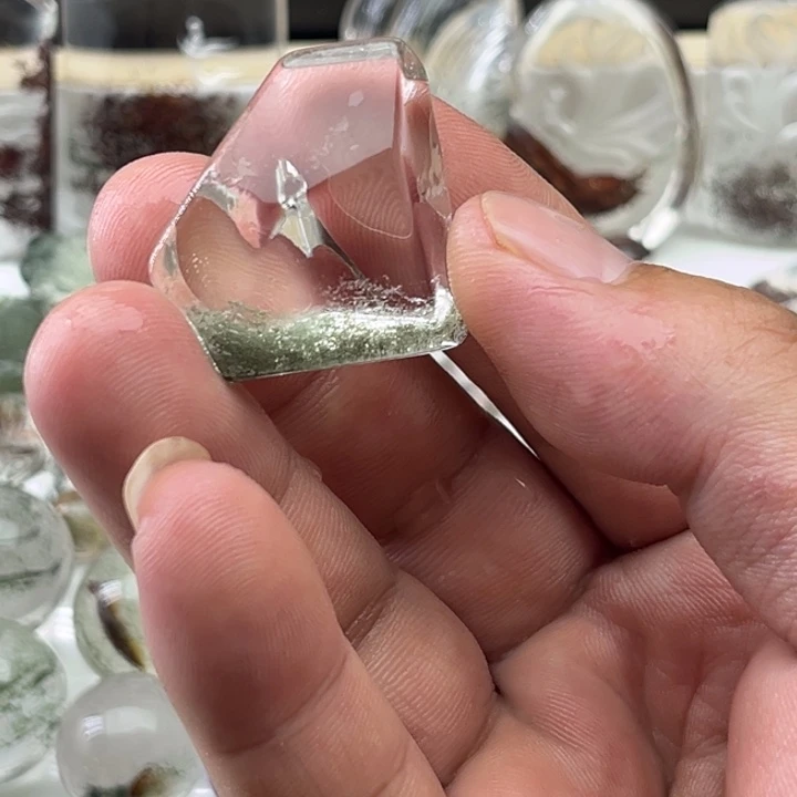 未镶嵌吊坠(赠链)水晶