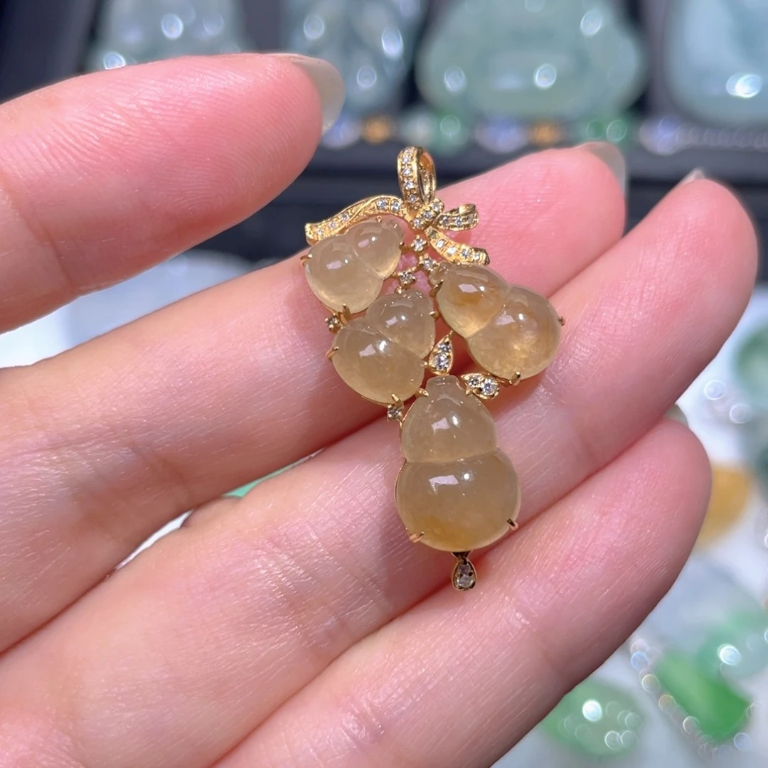 颈饰18K金镶嵌翡翠翡翠