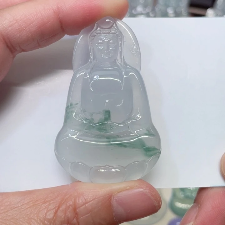 翡翠未镶嵌颈饰飘花素衣观音