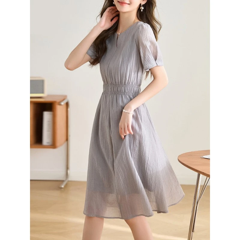 连衣裙2025新款女夏季轻奢高级感小个子法式气质收腰显瘦夏天裙子