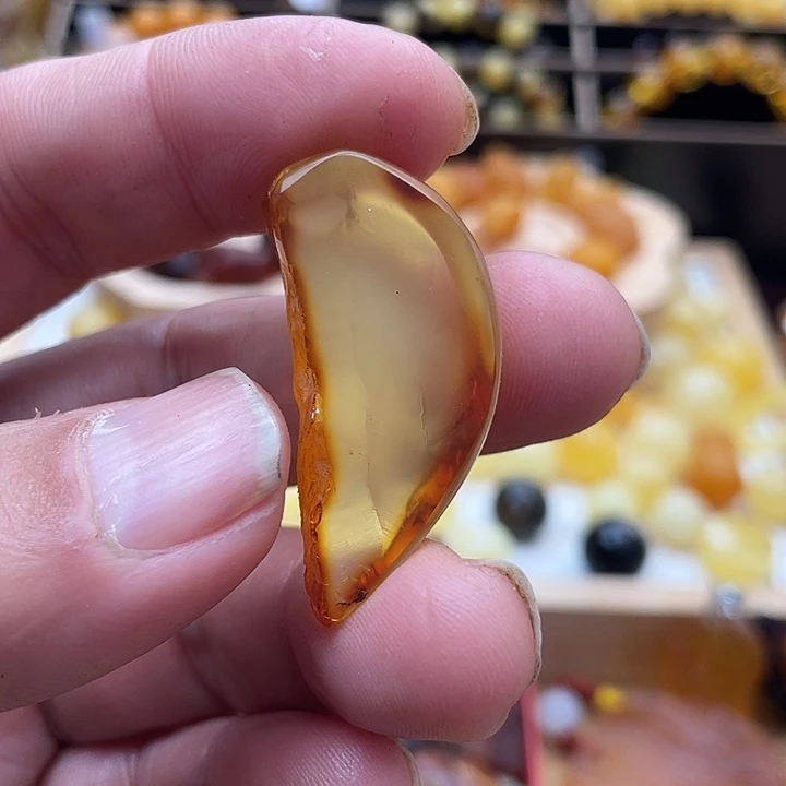 琥珀未镶嵌套链吊坠