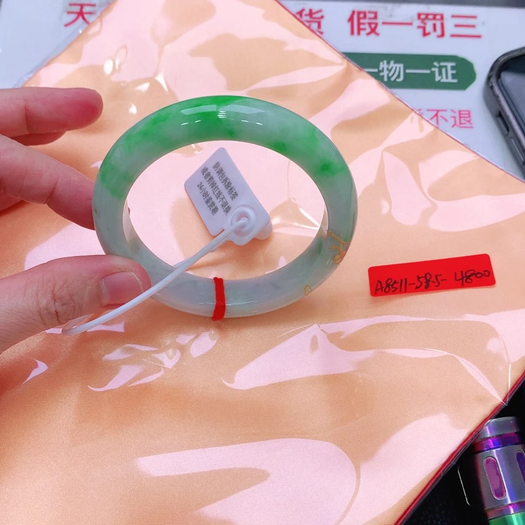 未镶嵌手镯翡翠缅甸翡翠手镯
