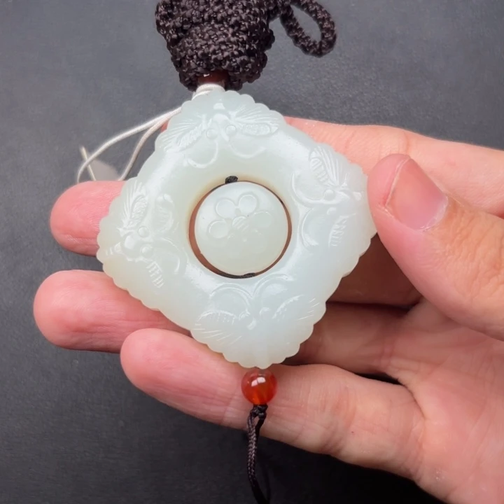 乐***清和田玉未镶嵌颈饰