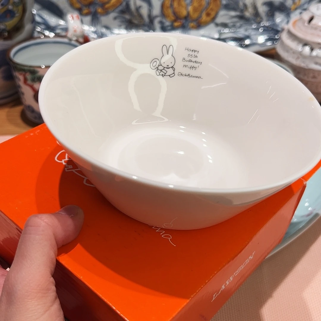 咖啡杯和茶杯是我们学校一块