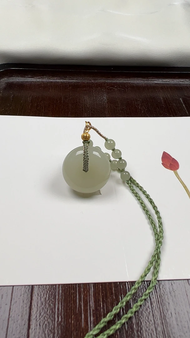 天然和田玉,青海料晴水平安扣,油润细腻,26.8×11.7