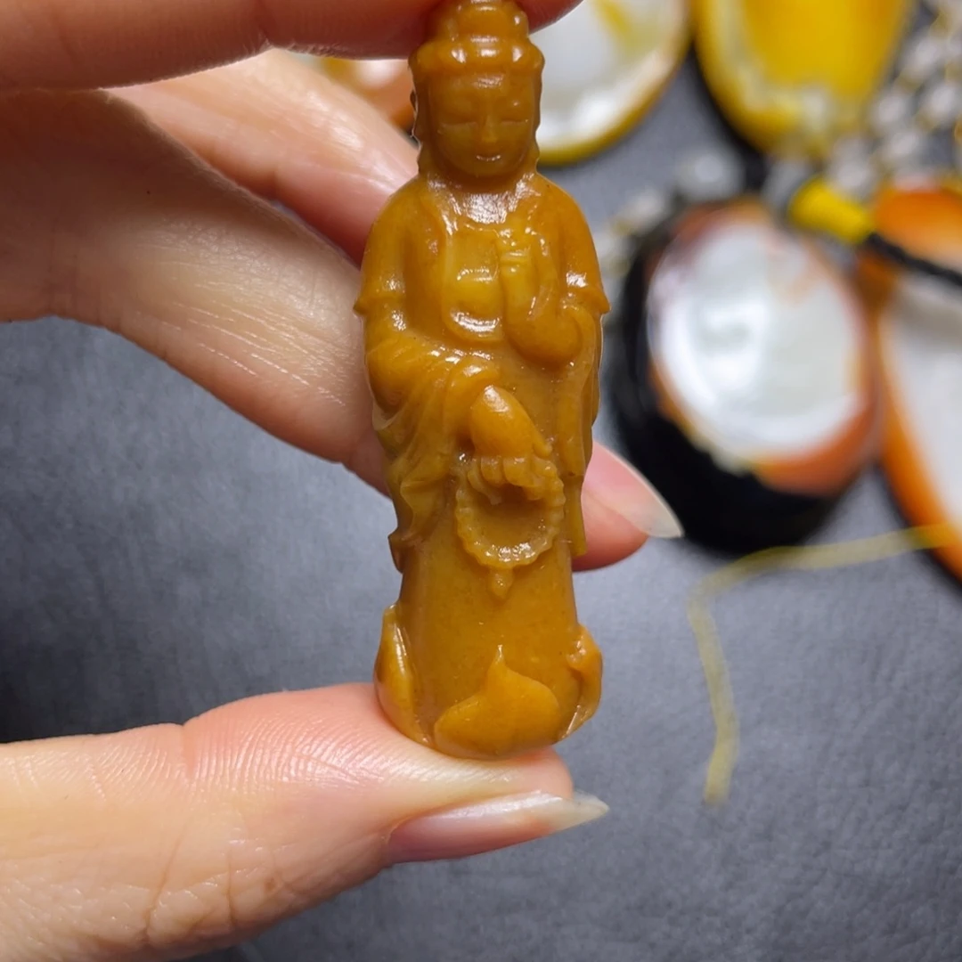 不***客和田玉未镶嵌颈饰