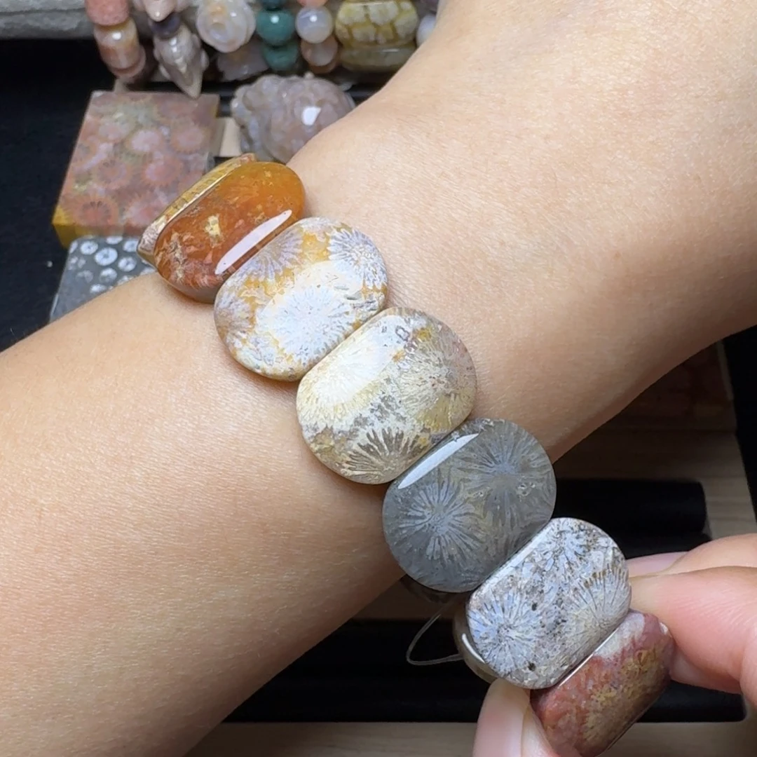 硅化玉未镶嵌彩色大花可盘，破烂风骨骼