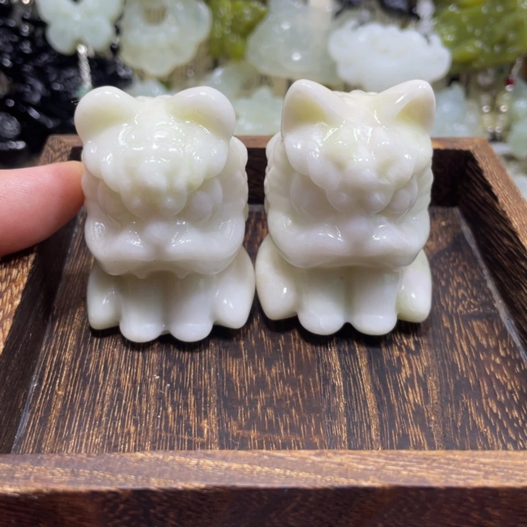 【闪购商品】岫玉颈饰未镶嵌蝴****侍39手把