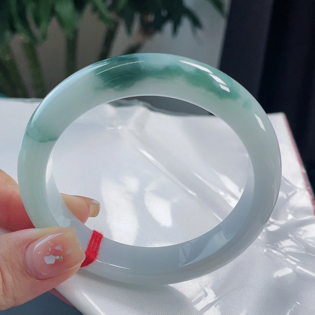 翡翠手镯未镶嵌缅甸翡翠