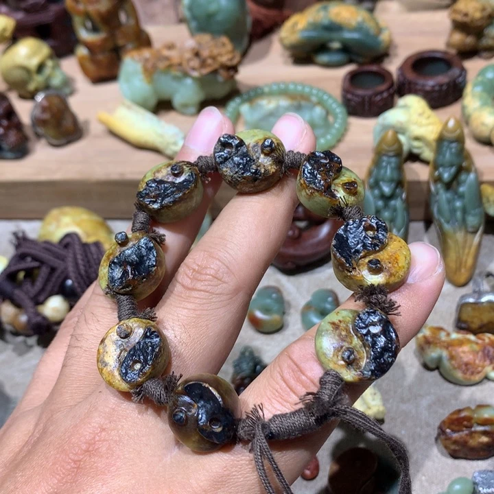 未镶嵌岫岩河磨玉（透闪石质玉）把件用****9