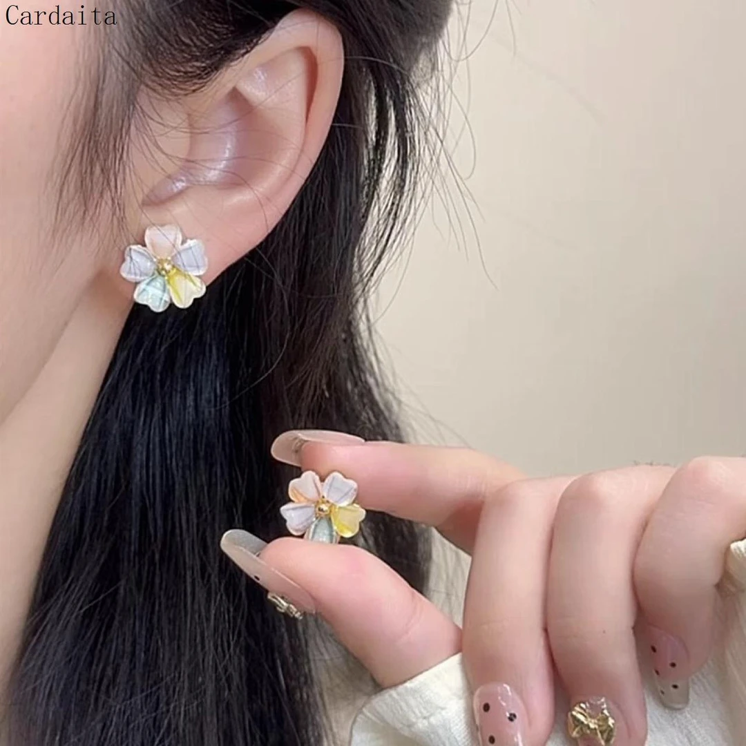 黄铜锆石耳饰 气质百搭简约设计感花瓣耳钉女轻奢小众高级感耳饰