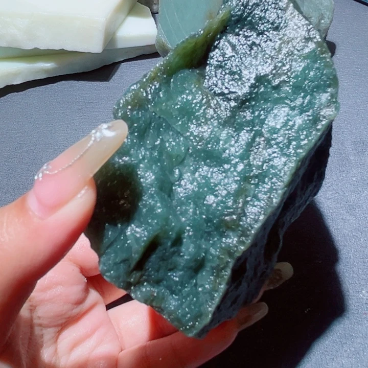 和田玉（糖玉）未镶嵌珠宝奇石