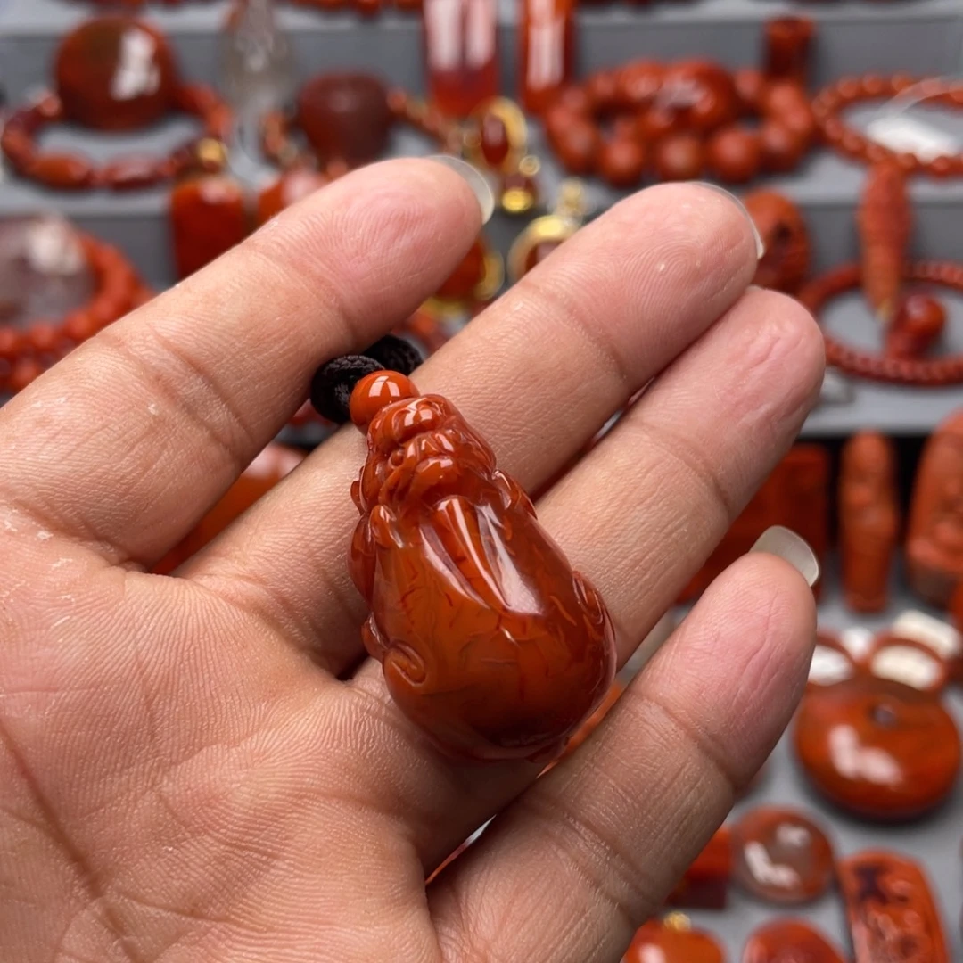 南红玛瑙未镶嵌珠宝奇石吊坠