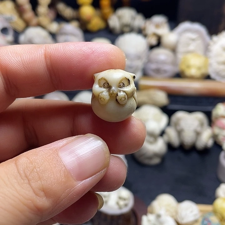 无非金属配饰鹿角雕刻飞熊