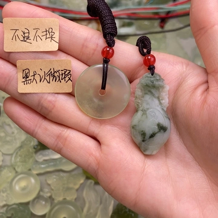 蛇纹石玉未镶嵌颈饰